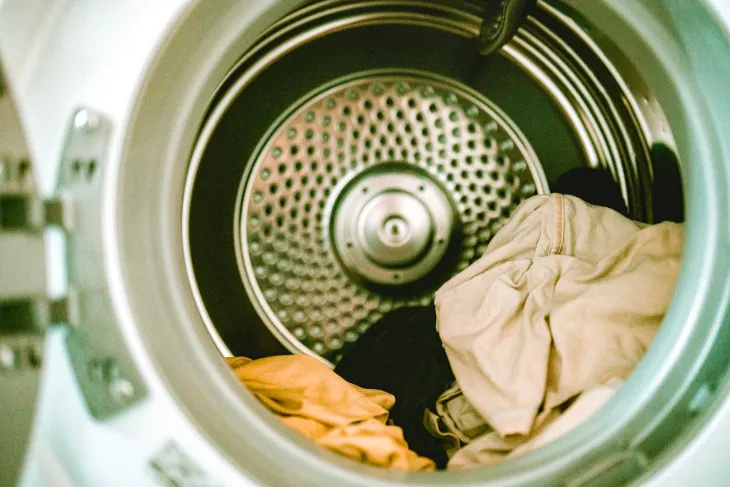 8 кухненски артикула, които всъщност можете да почистите в пералнята