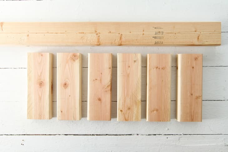 Как построить длинную деревянную плавающую полку (которая не прогнется посередине)