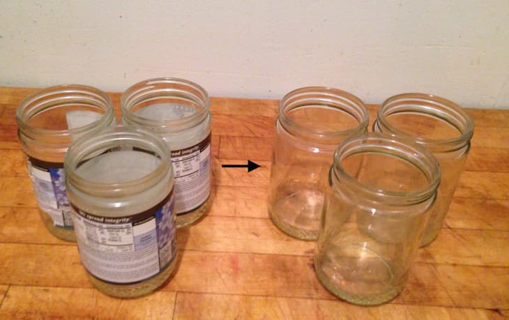 Kako odstraniti nalepke iz kozarcev (in kozarce spremeniti v stekleno posodo)