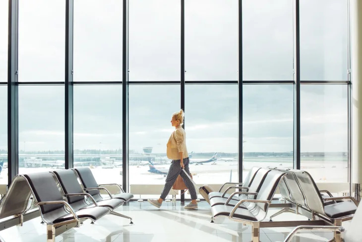 6 vecí, na ktoré by ste na letisku nikdy nemali míňať peniaze