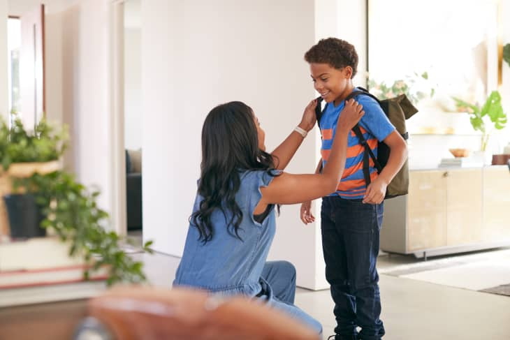 6 dicas para colocar seus filhos de volta em uma rotina matinal antes do início das aulas