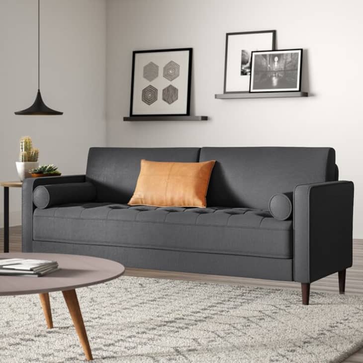 Masívny výpredaj spoločnosti Joss & Main má tony kusového nábytku pod 300 dolárov - plus nové výhodné ponuky