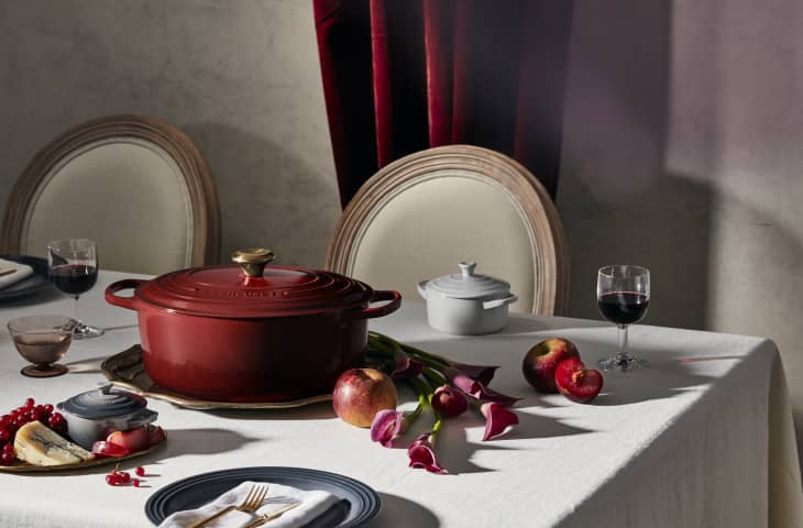 Ле Цреусет је управо представио прекрасну нову боју која је савршена за празнично кување