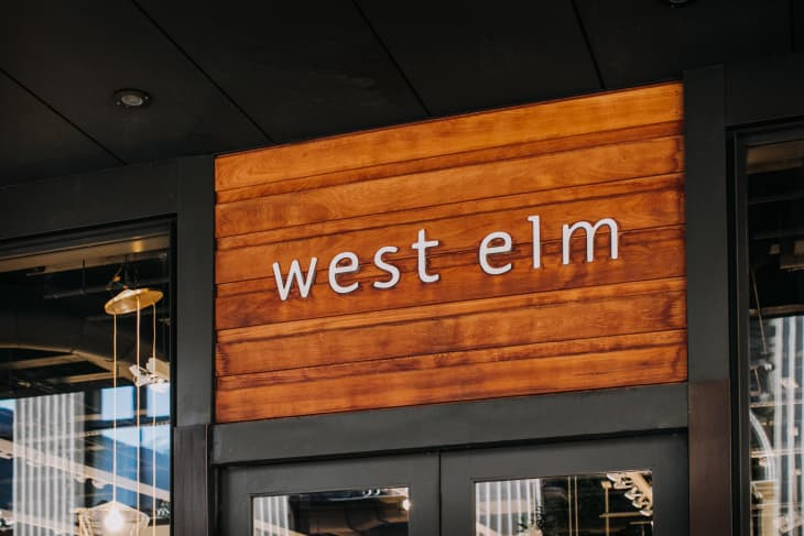 West Elm Helovīna veikals ir novirzījies uz sociālajiem medijiem