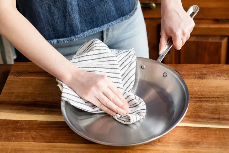 All-Clad's Cookware Salg inkluderer $60 skillet du vil bruke hver dag