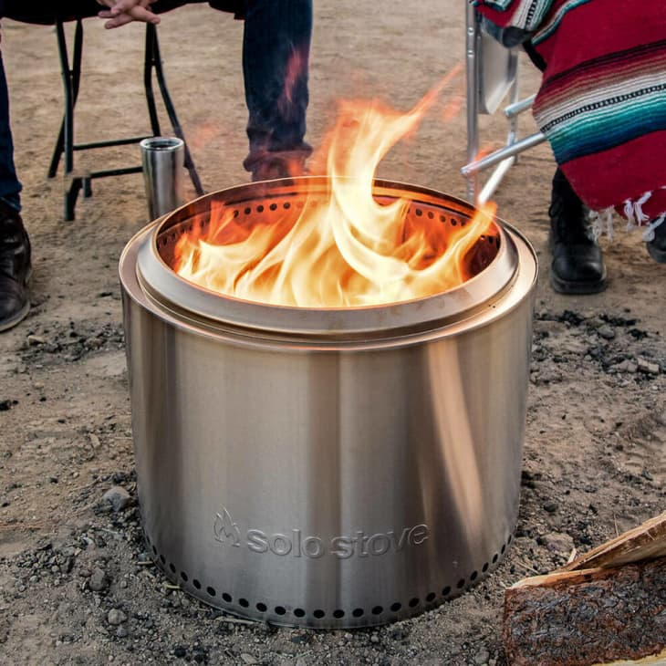Solo Stoves høstsalg inkluderer leserfavoritten bordplate branngrav som er perfekt for toasty S'mores