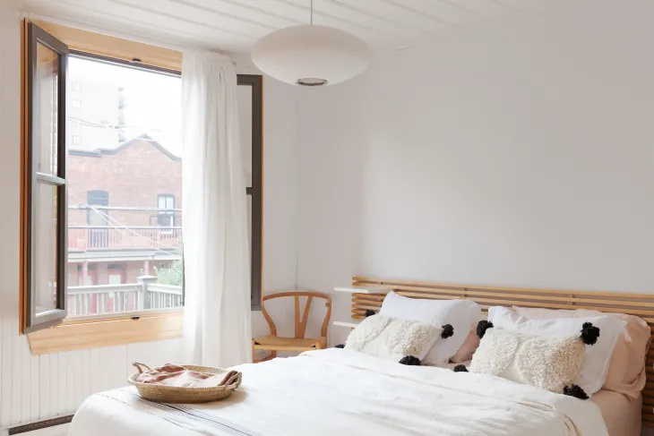 5 coses que podeu afegir a la vostra habitació per fer-la sentir com un hotel