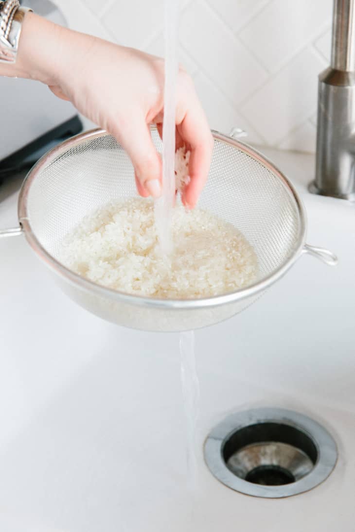 Rice Water er den magiske renseren vi alle har kastet ut