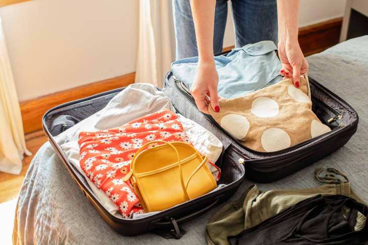 Den beste måten å organisere håndbagasjekofferten på for enklere reise, ifølge en TSA-agent