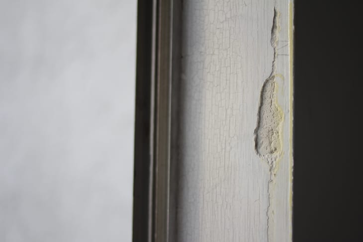 Hvordan reparere og forberede sprukne og smuldrende vegger for maling