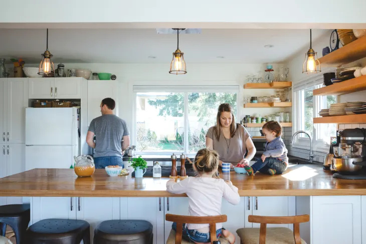 5 måter å holde hjemmet ditt plettfritt mens selskapet er i byen