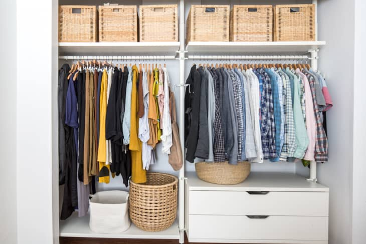 Тази техника на експерт по организиране ще разчисти гардероба ви ефикасно (само за 30 минути!) и ефикасно