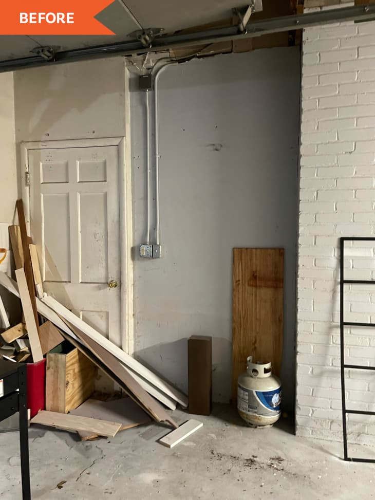 Pred a po: 500 dolárový DIY projekt premení zanedbaný roh tejto garáže na organizovanú pracovnú stanicu
