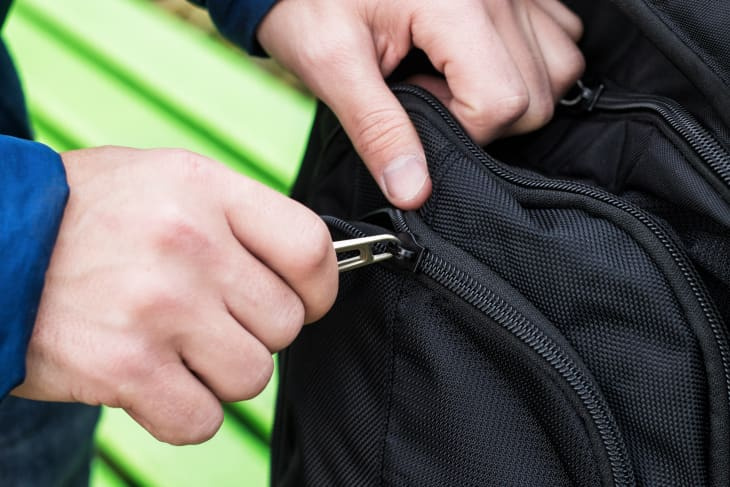 Följ denna 3-stegsprocess för att fixa dragkedjan på din ryggsäck