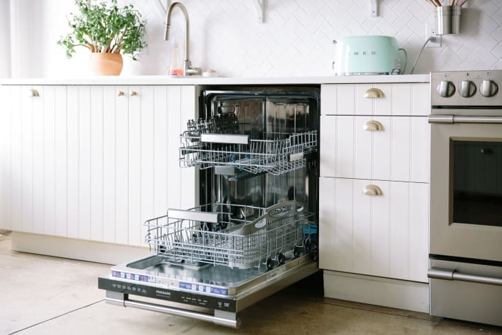 Paras tapa puhdistaa astianpesukoneen suodatin – ja kuinka usein sinun pitäisi tehdä se
