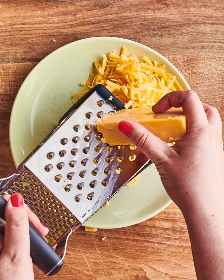 Този изненадващ килер прави много по-лесно почистването на вашето ренде за сирене