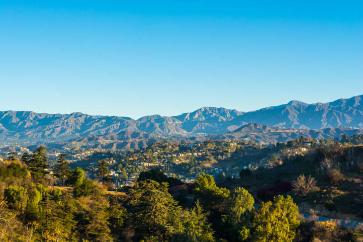 Riešenie pre dochádzajúcich: Najlepšie predmestia v blízkosti Los Angeles