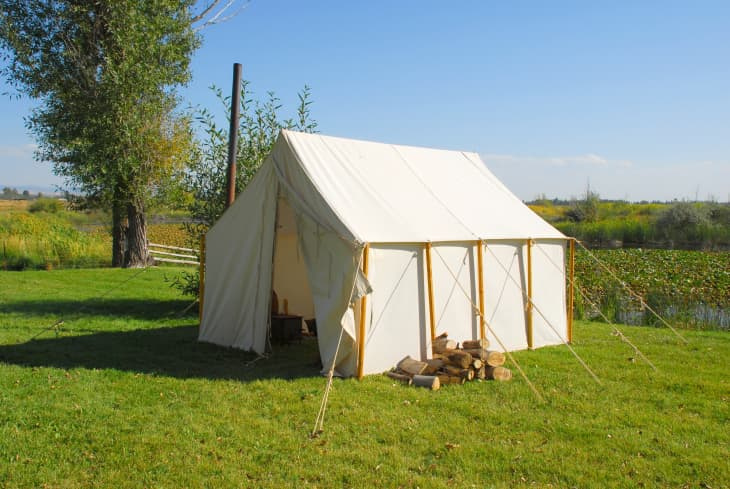 'Stenski šotori' niso samo za kampiranje - tukaj je, kako jih lahko uporabite na svojem dvorišču