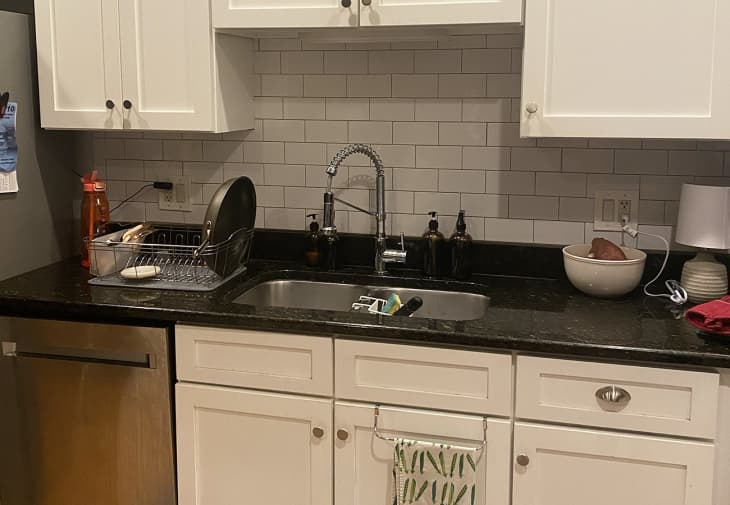 Poslal som Home Stager fotky mojej kuchyne – tu je to, čo mi povedala, aby som sa toho zbavil