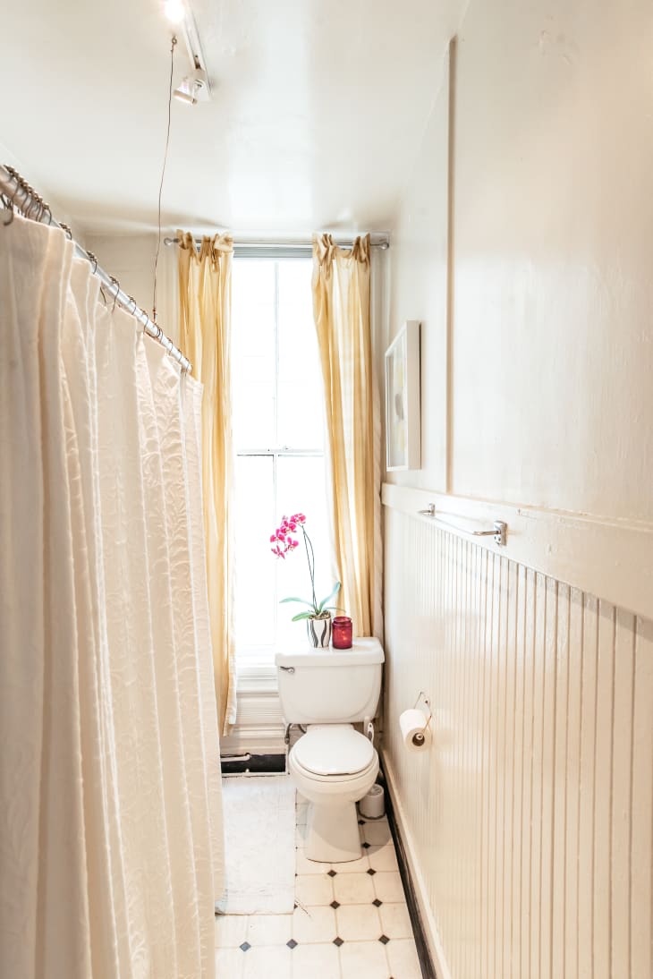 Īstas mājas, īsti risinājumi: 20 atgriezeniskas idejas vannas istabas īres remontam TŪLĪT