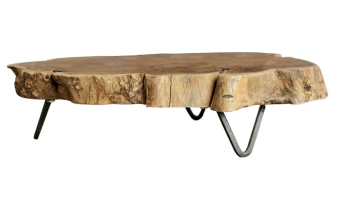 Aprofiteu l'exterior amb aquestes elegants taules de tall de fusta