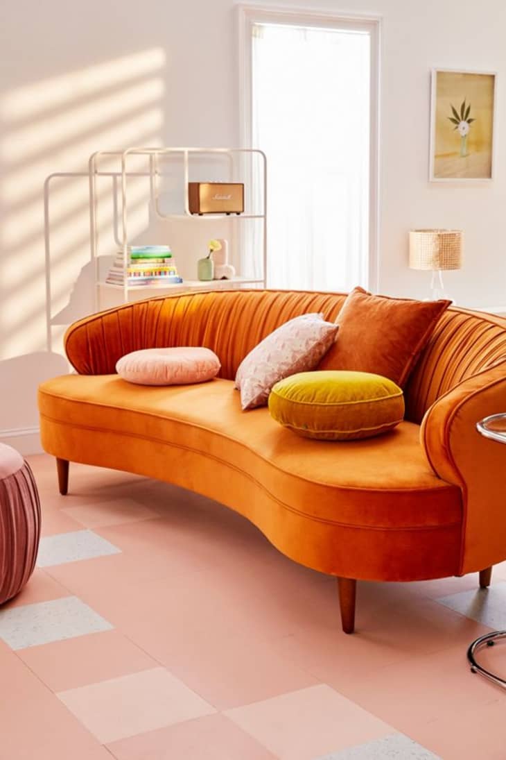 Urban Outfitters lanseeraa kuusi huonekalukokoelmaa kevääksi - tässä kurkistus