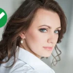 Ako vytvoriť dokonalú očnú linku pri previsnutých viečkach: Tipy od profesionálov