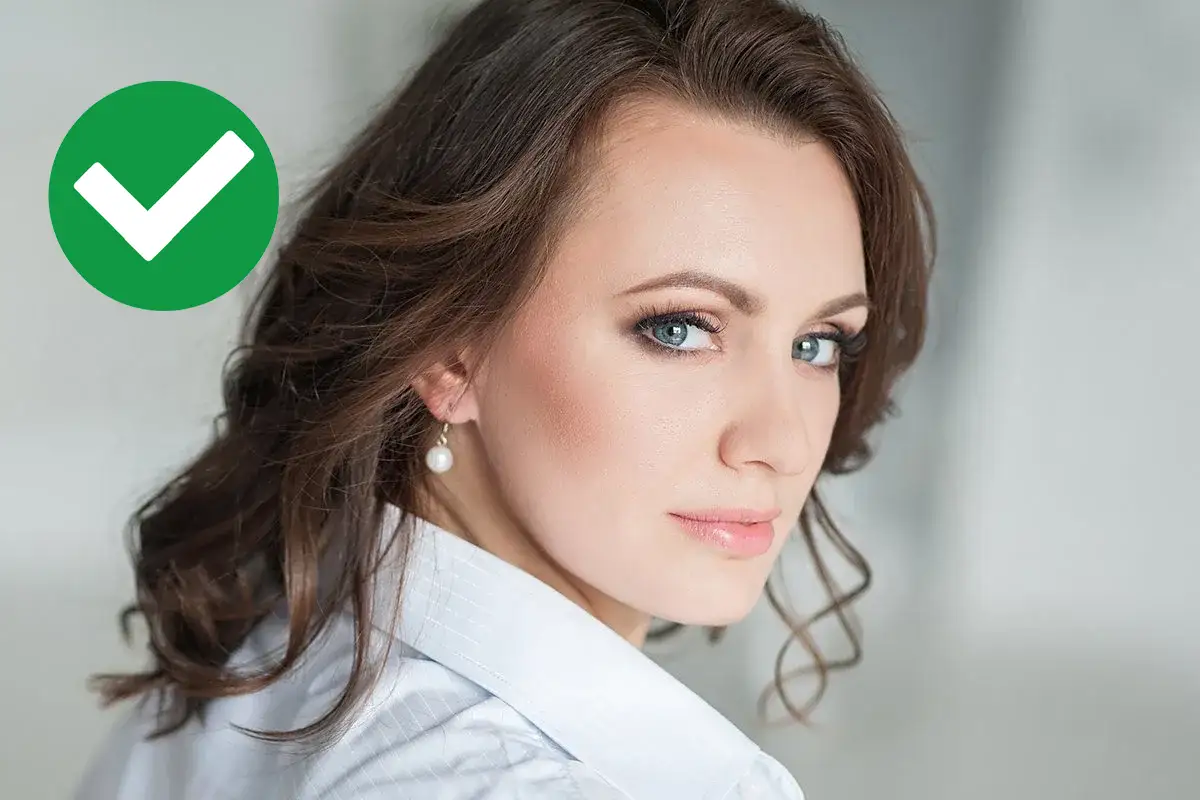 Ako vytvoriť dokonalú očnú linku pri previsnutých viečkach: Tipy od profesionálov